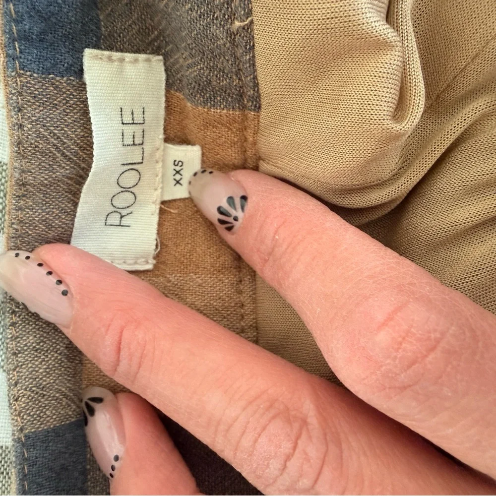 Roolee Wide-Leg Plaid Pants – Effortless & Chic - Picture 4 of 4